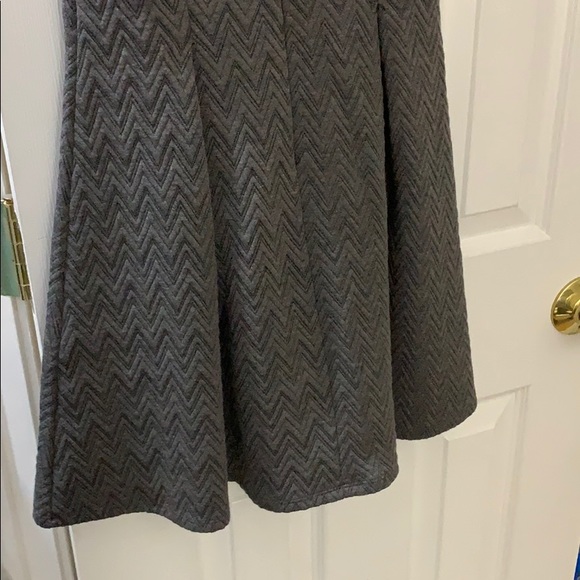 Grey pattern dress - Picture 4 of 4